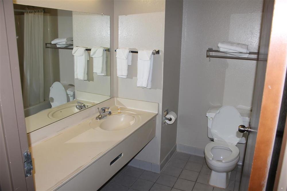 Haven Inn & Suites دولوث الغرفة الصورة